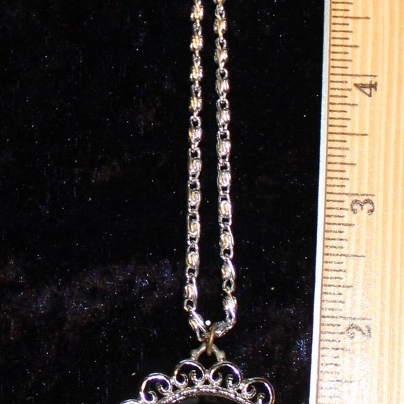 World's Fair Necklace - Picture 3 of 3